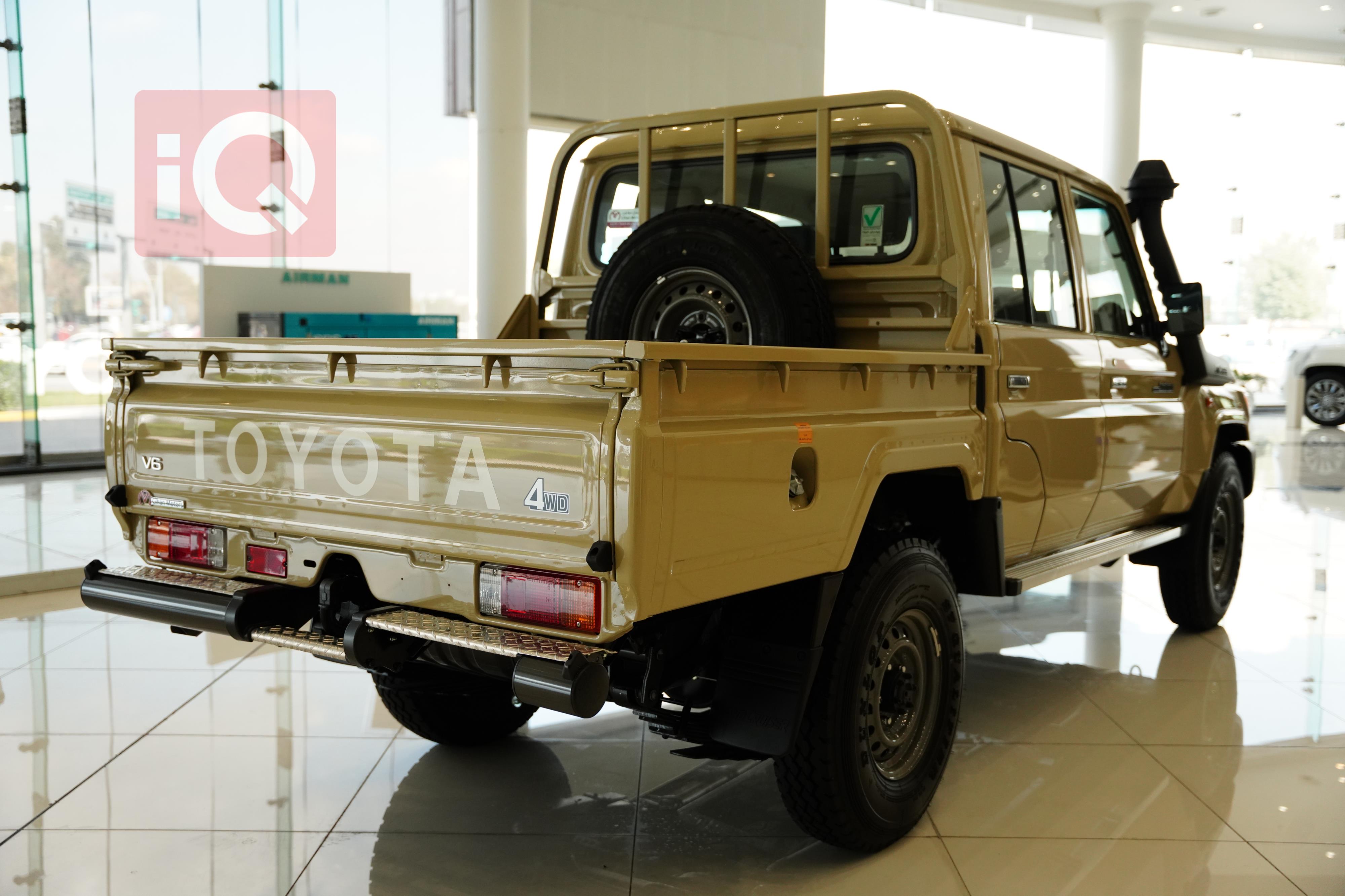 Toyota Land Cruiser 70 Pickup